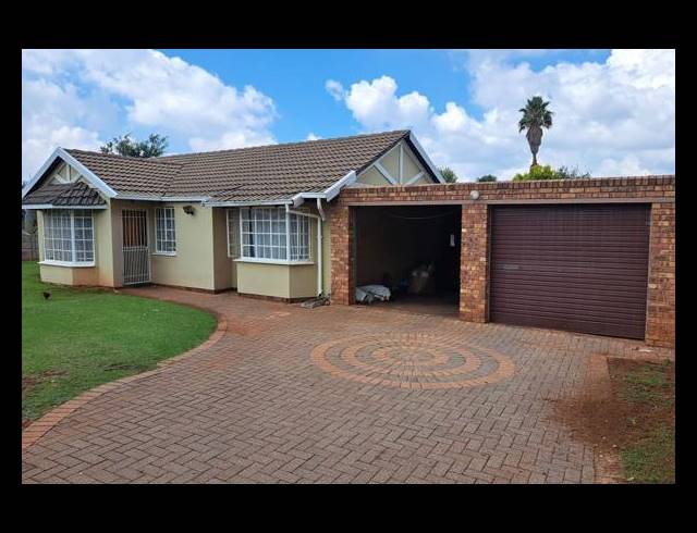3 BEDROOM HOUSE FOR SALE IN LEACHVILLE EXT 3